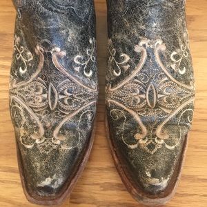 EUC western boots size 8 1/2 medium width